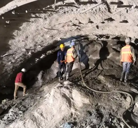 吉阳拱顶带模注浆料的施工流程及注意事项